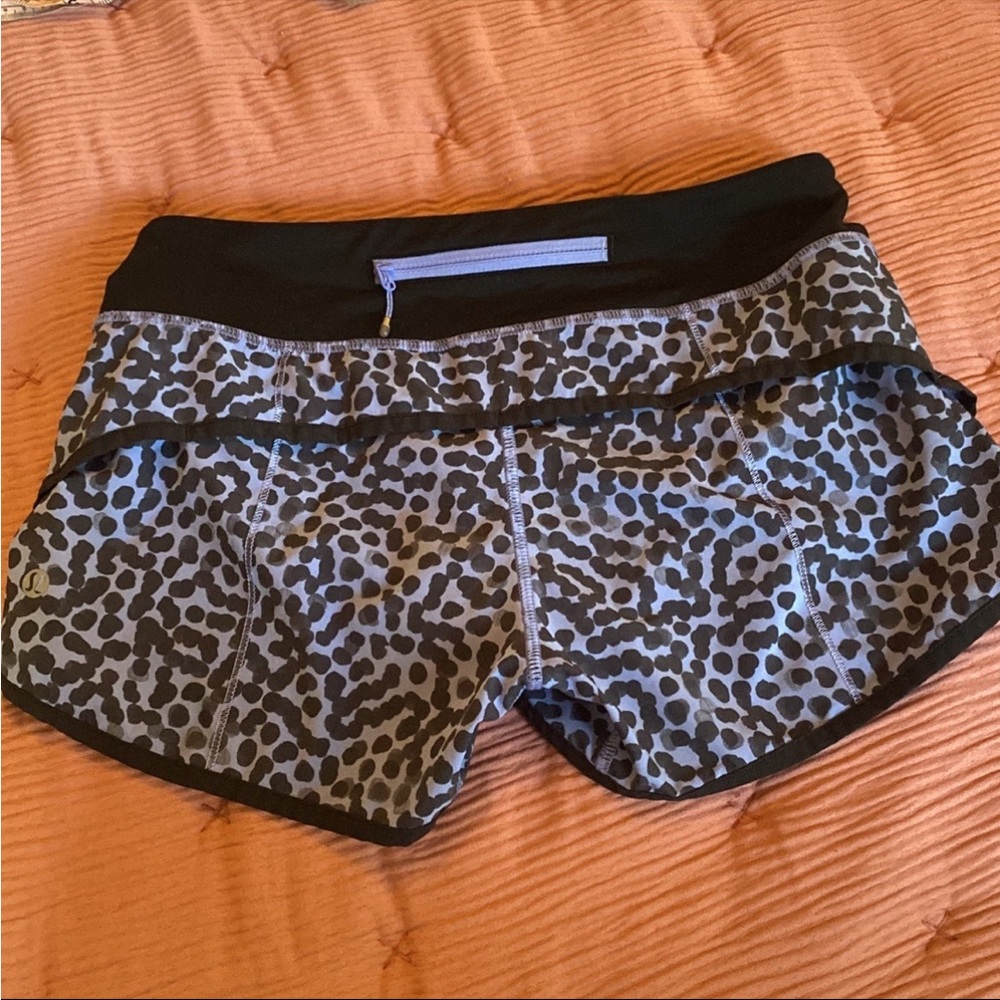 Lululemon Speed up Low rise lined short 2.5”